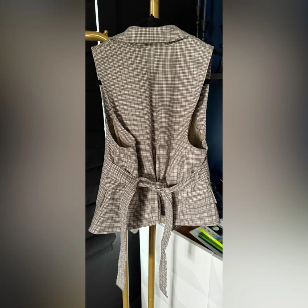 Free People Amber Belted Vest NWOT - Picture 4 of 5